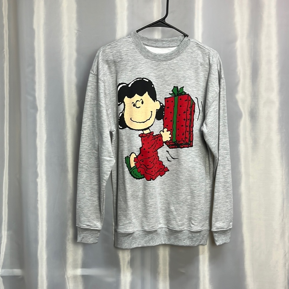 Peanuts gray sweatshirt